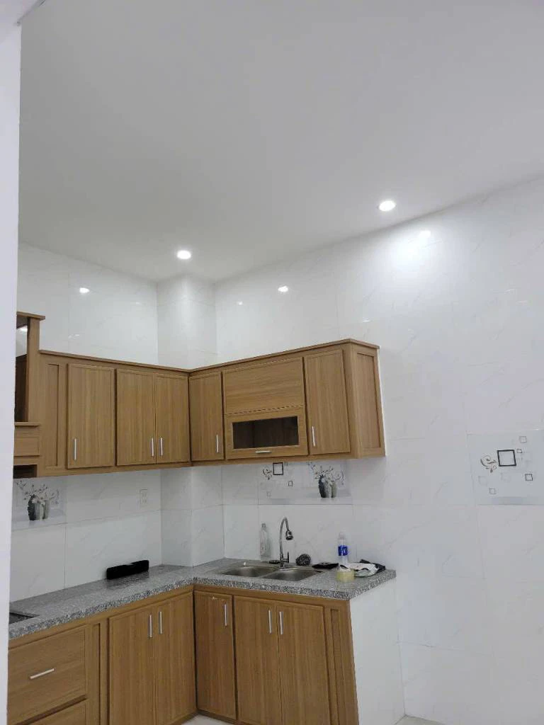 CHO THUÊ NHÀ 2 TẦNG MẶT TIỀN ĐƯỜNG 3 THÁNG 2, HẢI CHÂU, NHÀ MỚI XÂY, GIÁ 14TR — ảnh 2