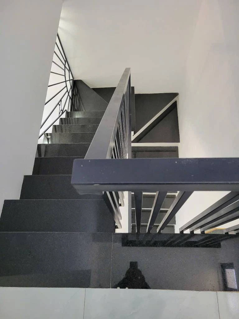 CHO THUÊ NHÀ 2 TẦNG MẶT TIỀN ĐƯỜNG 3 THÁNG 2, HẢI CHÂU, NHÀ MỚI XÂY, GIÁ 14TR — ảnh 3
