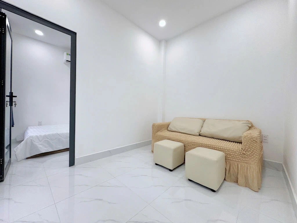 CĂN HỘ 1 PN LÊ VĂN DUYỆT, BÌNH THẠNH, BAN CÔNG LỚN, PHÒNG KHÁCH RỘNG — ảnh 5