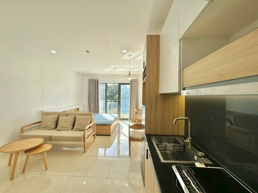 CHO THUÊ CĂN HỘ NGUYỄN NGỌC PHƯƠNG BÌNH THẠNH, BAN CÔNG LỚN, KHU BẾP XA GIƯỜNG, FULL NỘI THẤT — ảnh 2