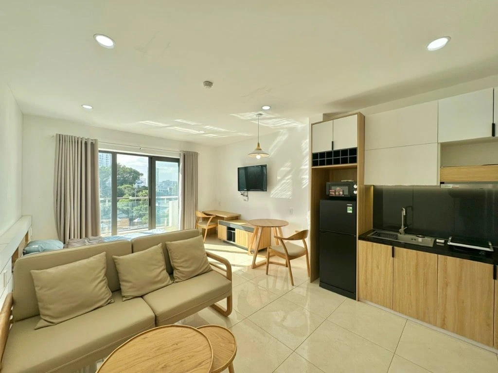 CHO THUÊ CĂN HỘ NGUYỄN NGỌC PHƯƠNG BÌNH THẠNH, BAN CÔNG LỚN, KHU BẾP XA GIƯỜNG, FULL NỘI THẤT — ảnh 3