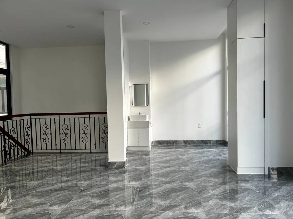 Giá tốt, cho thuê nhà phố Vinhomes Grand Park, 84m2 hoàn thiện 5 tầng, khu nhà phố biệt thự — ảnh 3