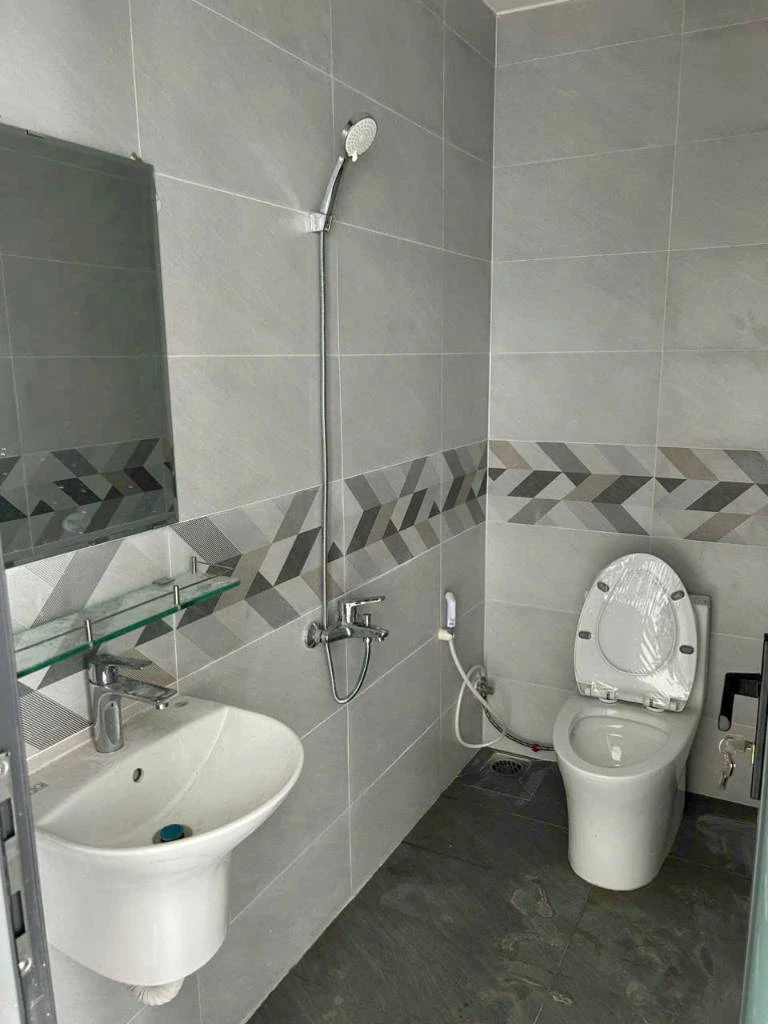 Cho thuê biệt thự 3 tầng Nguyễn Xiển Long Bình Thủ Đức 220m2 giá 15 triệu/tháng — ảnh 2