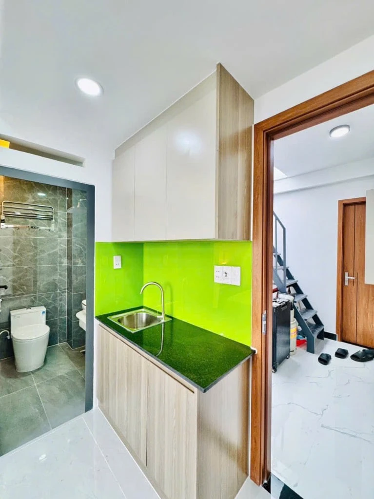 CHO THUÊ CĂN HỘ THÍCH QUẢNG ĐỨC PHÚ NHUẬN, CỬA SỔ LỚN XA BẾP, MÁY GIẶT RIÊNG, GẦN QUẬN 1 — ảnh 5