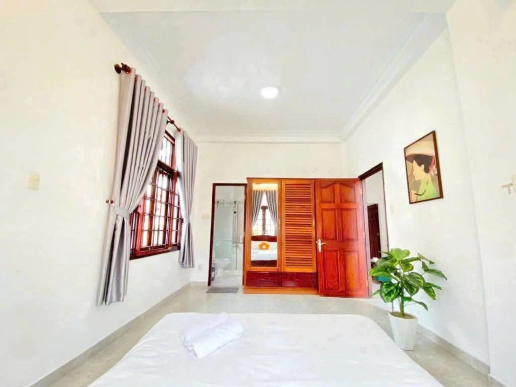 Cho thuê biệt thự hồ bơi 25 Nguyễn Ư Dĩ ,Thảo Điền, DT 20x35m, trệt 2 lầu giá 100 triệu — ảnh 4