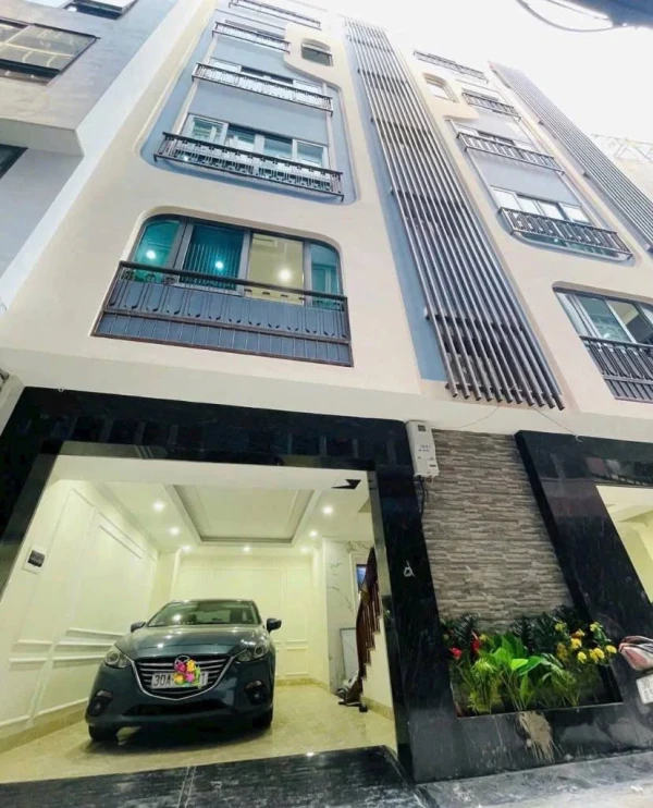 Cho thuê nhà riêng Quan Hoa, Cầu Giấy, 40m x 7 tầng thang máy, ô tô thông, giá 26 triệu