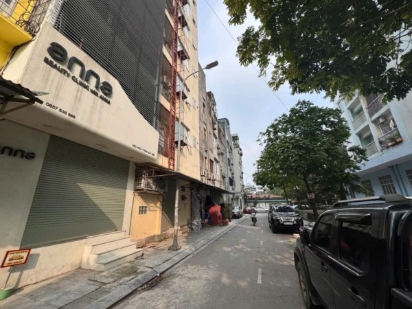 BÁN TÒA NHÀ 2 MẶT PHỐ DỊCH VỌNG HẬU, CẦU GIẤY, DÒNG TIỀN 1.8 TỶ/NĂM, GIÁ 82 TỶ