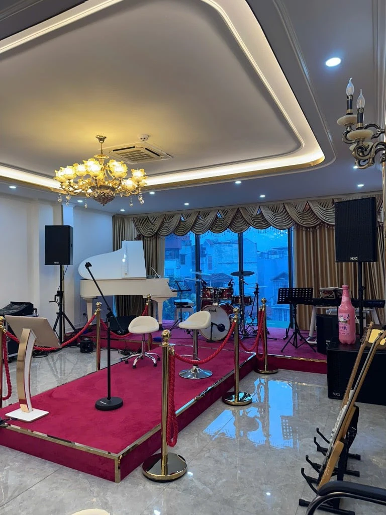 TÒA VĂN PHÒNG MẶT PHỐ NGUYỄN VĂN CỪ, LONG BIÊN, VỈA HÈ RỘNG, HẦM XE RIÊNG — ảnh 2
