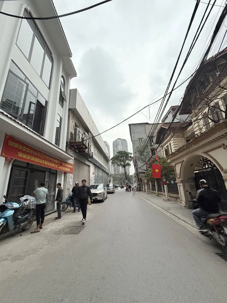 Bán nhà Trần Duy Hưng Cầu Giấy, dt 75m2 8 phòng đầy đủ nội thất, giá 61 tỷ — ảnh 1