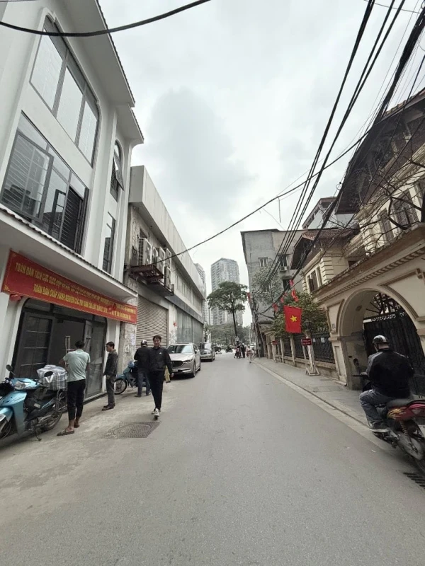 Bán nhà Trần Duy Hưng Cầu Giấy, dt 75m2 8 phòng đầy đủ nội thất, giá 61 tỷ