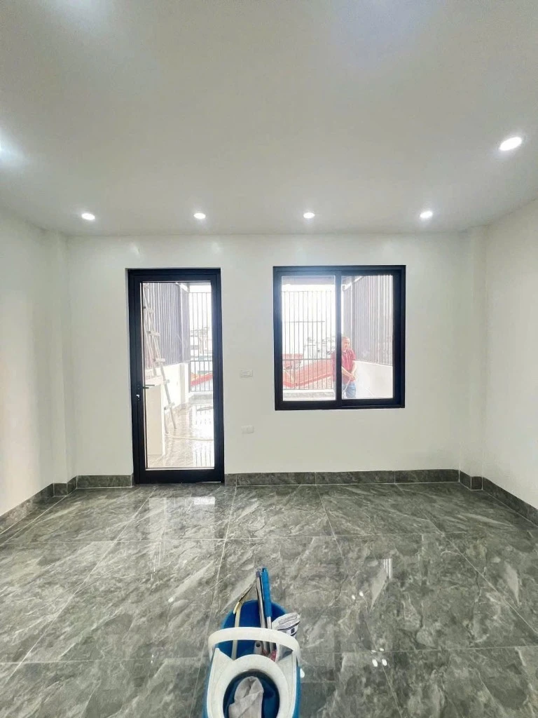 SIÊU PHẨM, BÁN NHÀ NGUYỄN ĐÌNH HOÀN, 6 TẦNG THANG MÁY, GARA Ô TÔ, KINH DOANH ĐỈNH, 18 TỶ — ảnh 8