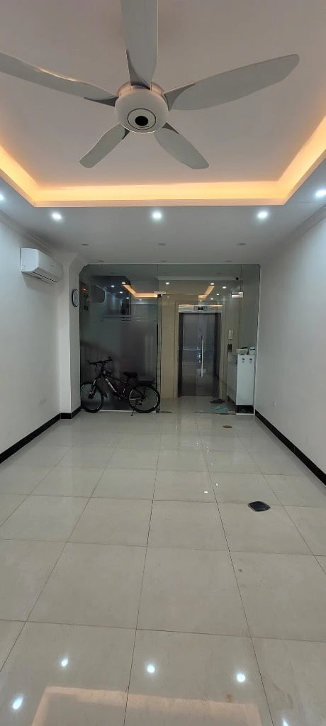 SIÊU PHẨM, BÁN NHÀ PHÂN LÔ TRẦN QUỐC HOÀN, CẦU GIẤY, GARA Ô TÔ, 7 TẦNG THANG MÁY, KINH DOANH ĐỈNH — ảnh 2