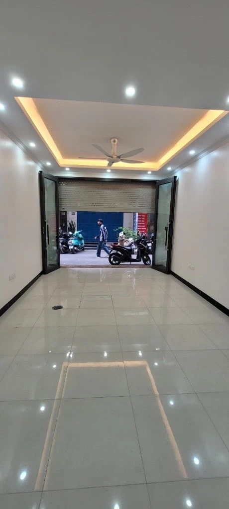 SIÊU PHẨM, BÁN NHÀ PHÂN LÔ TRẦN QUỐC HOÀN, CẦU GIẤY, GARA Ô TÔ, 7 TẦNG THANG MÁY, KINH DOANH ĐỈNH