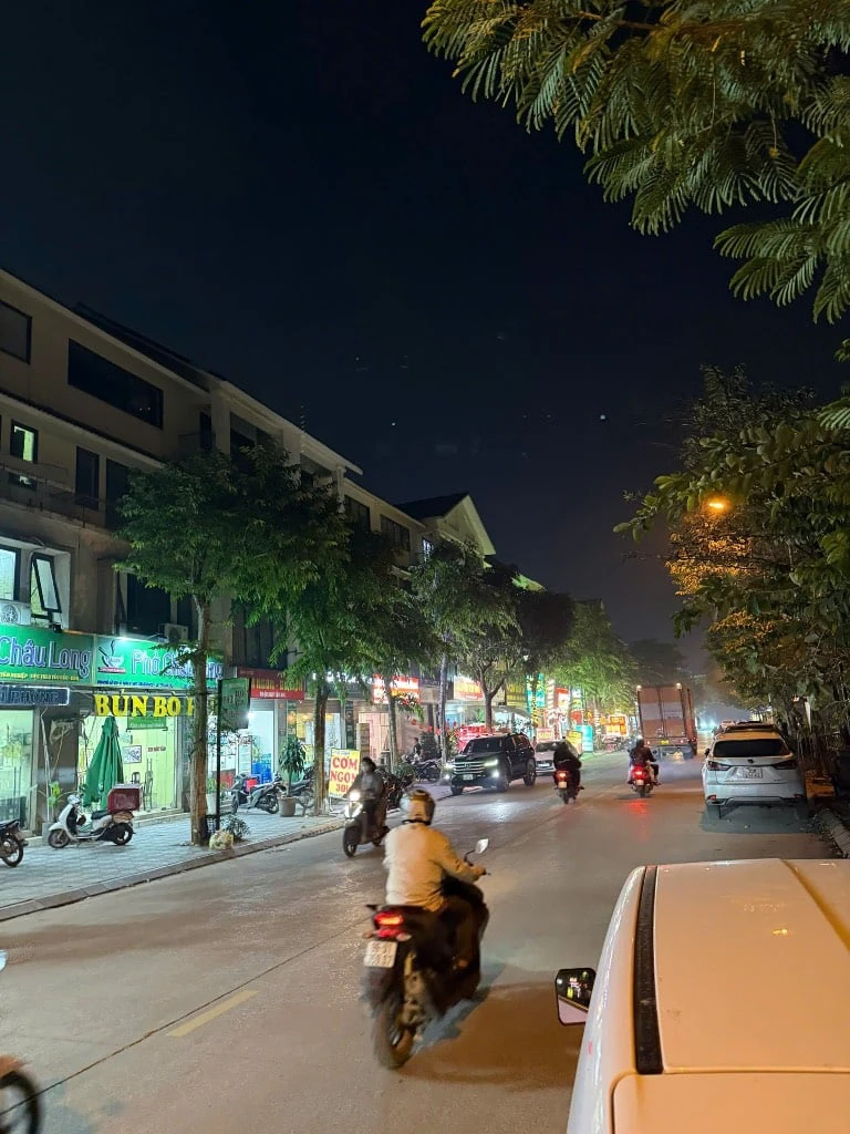 Bán nhà liền kề KĐT Geleximco, mặt trục chính, hai thoáng, nội thất xịn, 29.5 tỷ — ảnh 1