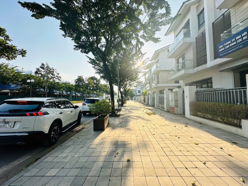 BÁN BIỆT THỰ AN VƯỢNG VILLA, 180M² THANG MÁY, FULL NỘI THẤT, VỊ TRÍ VÀNG GIỮA ĐÔ THỊ DƯƠNG NỘI — ảnh 1