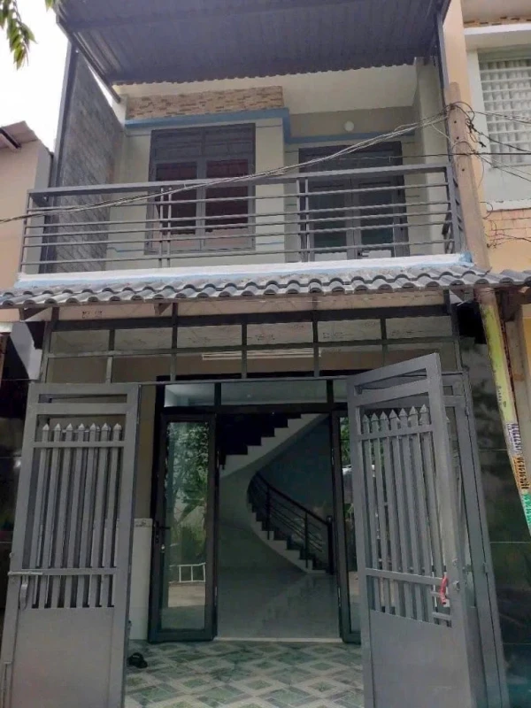 Bán nhà riêng xã Quy Đức Bình Chánh, DT 85m2 sổ hồng riêng giá rẻ