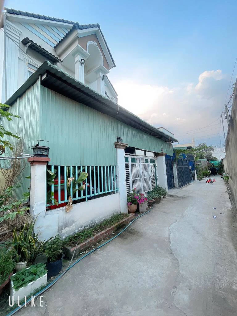 NGỘP BANK, BÁN GẤP NHÀ MÁI THÁI TÂN UYÊN BÌNH DƯƠNG, Ô TÔ NGỦ TRONG NHÀ, CHỈ 2.7 TỶ TL MẠNH — ảnh 1
