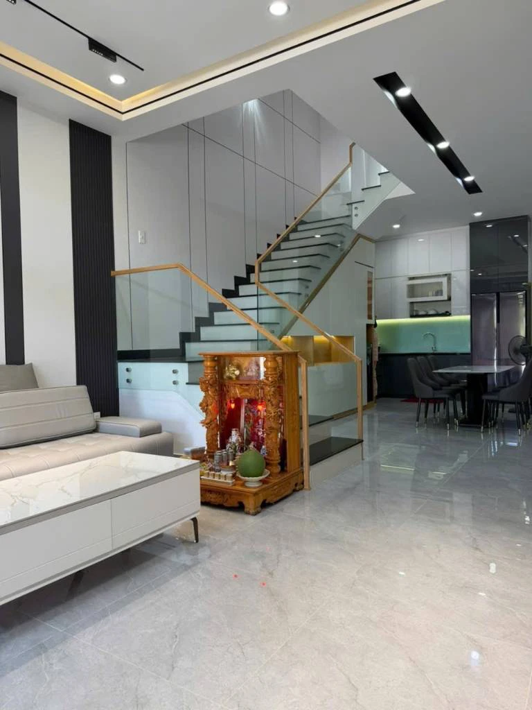 NHÀ ĐẸP PHẠM ĐÌNH BÂN, HÒA QUÝ, 3 TẦNG FULL NỘI THẤT, ĐƯỜNG 7M5, CHỈ 8,2 TỶ — ảnh 2