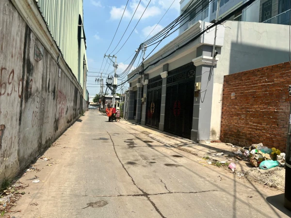 Nhà Hẻm Đường Quốc Lộ 1A, Bình Tân: 4x15m – 3 Lầu, Sân Thượng