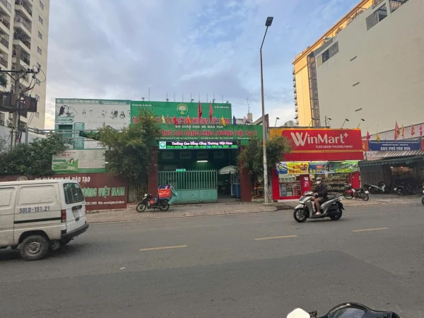 Bán Nhà 302-302a -304-304 Vườn Lài DT: Ngang 25m x 54m nở hậu 30m tổng 1.487m2