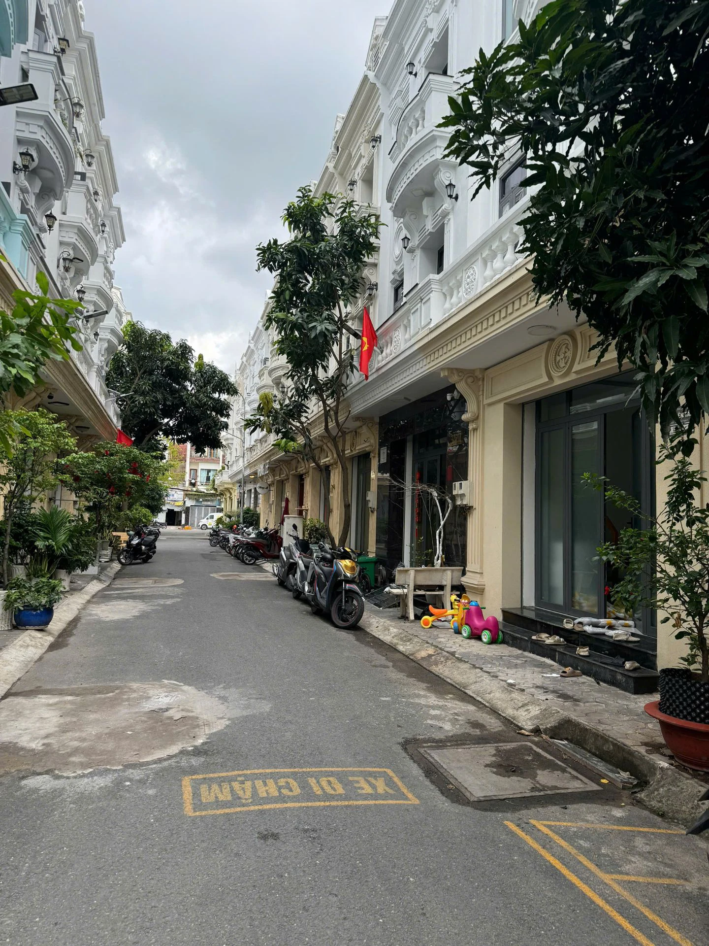 Bán nhà khu biệt thự Nguyễn Văn Yếm ( 4,2x12,9m ) 2 lầu,sân thượng. — ảnh 2