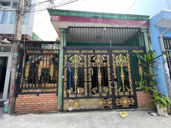 Hẻm Gò Dầu - Dt 5.7x13.3m. Cấp 4.
