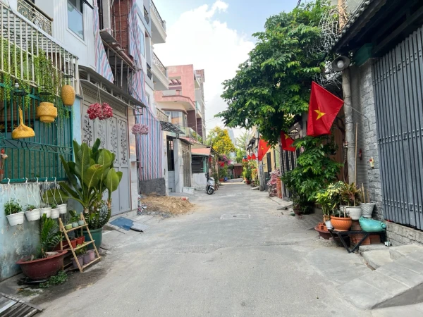 Nhà cấp 4 hẻm ngay chợ Lê Văn Quới, DT 5x21m, công nhận 103.6m²