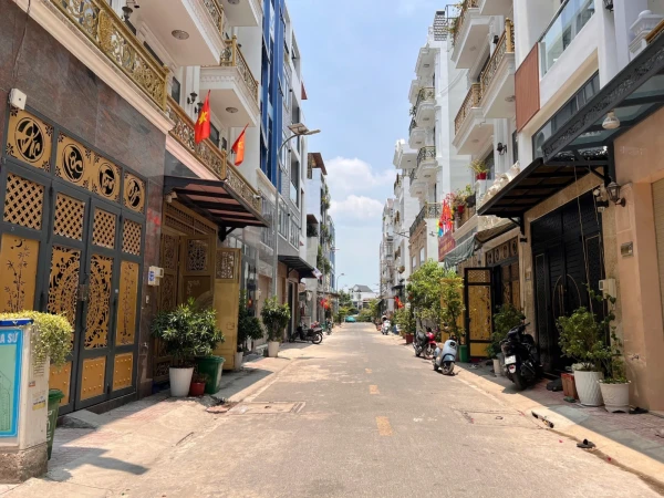 NHÀ 4 TẦNG KHU PHÂN LÔ HOA SỨ – ĐƯỜNG 26 THÁNG 3 –! • Diện tích: 4 × 14m khuôn đất vuông