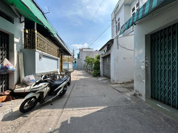 BÁN ĐẤT TẶNG NHÀ – ĐƯỜNG SỐ 2 (MÃ LÒ) BHHA –! • Diện tích: 4 × 19m (khuôn đất đẹp)