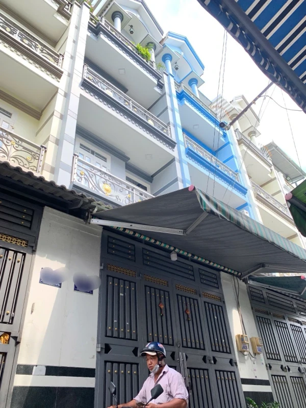 NHÀ 3 LẦU – HẺM Ô TÔ ĐỖ CỬA BÌNH TRỊ ĐÔNG –! • Diện tích: 4 × 14m (TDT: 56.7m²)