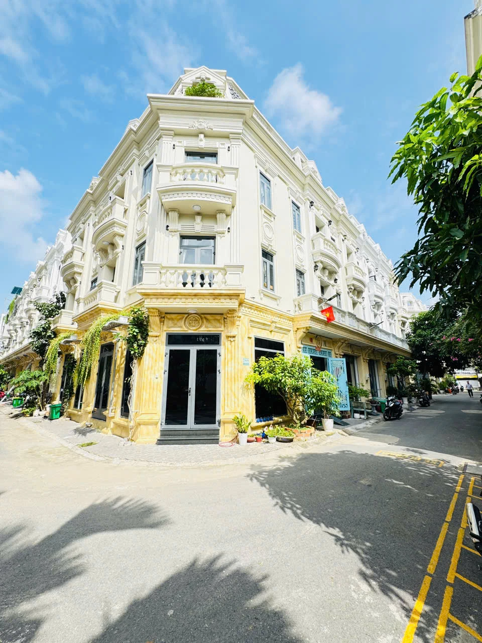 Nhà Đẹp 3,5 Tấm Hẻm 7m Vip Khu Nội Bộ Ngay Công Viên dt 4.2x13m bớt lộc — ảnh 2