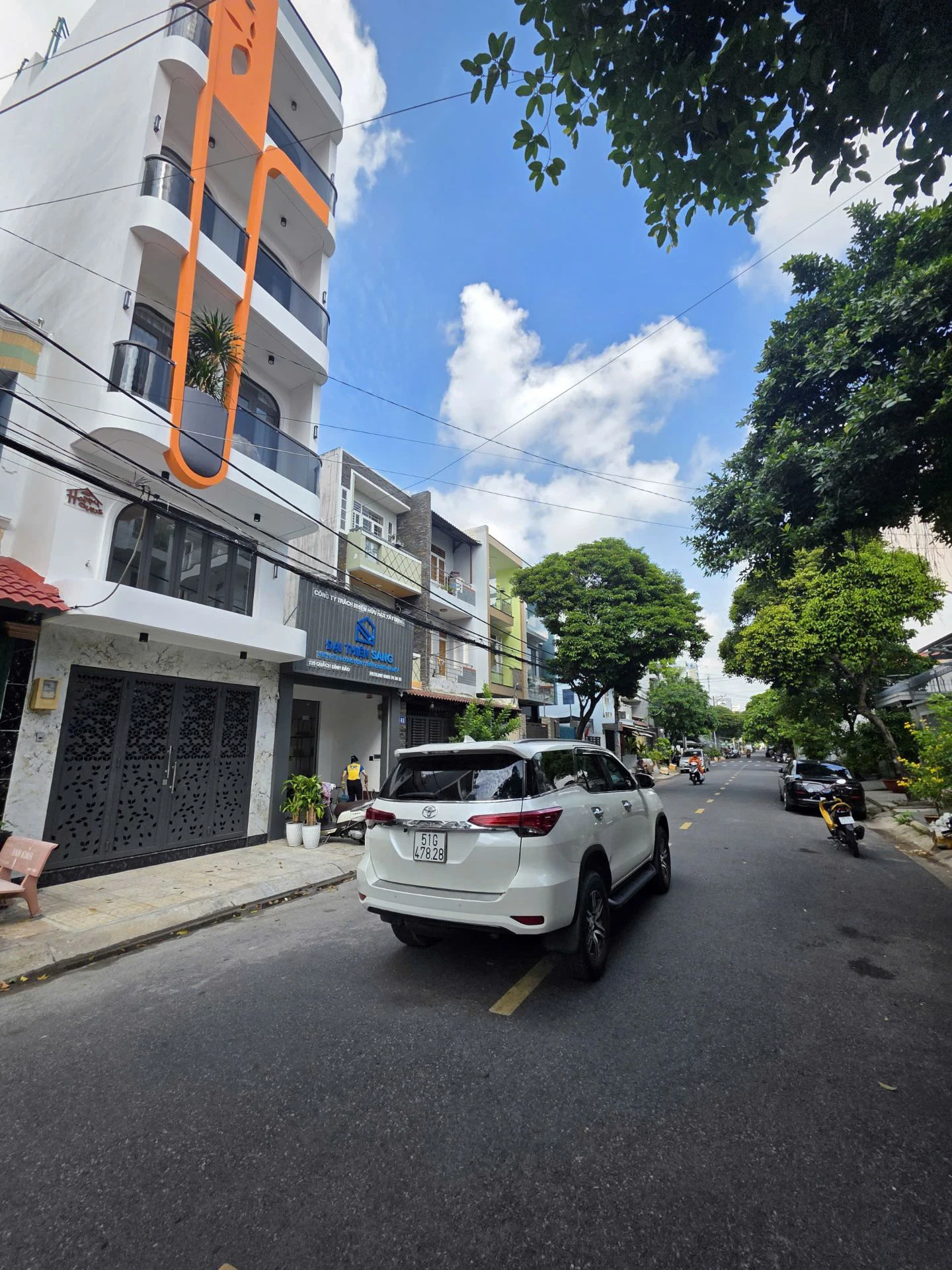 Bán nhà mặt tiền khu bàn cờ HỌ LÊ Dt: 4x19m 5 Tầng - Nhà mới 100% vào ở ngay — ảnh 2