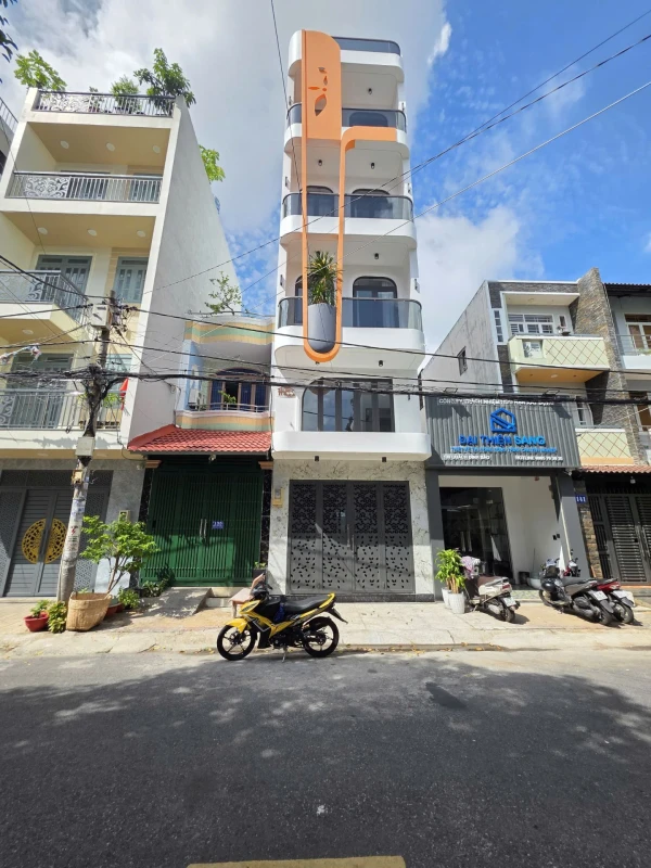 Bán nhà mặt tiền khu bàn cờ HỌ LÊ Dt: 4x19m 5 Tầng - Nhà mới 100% vào ở ngay
