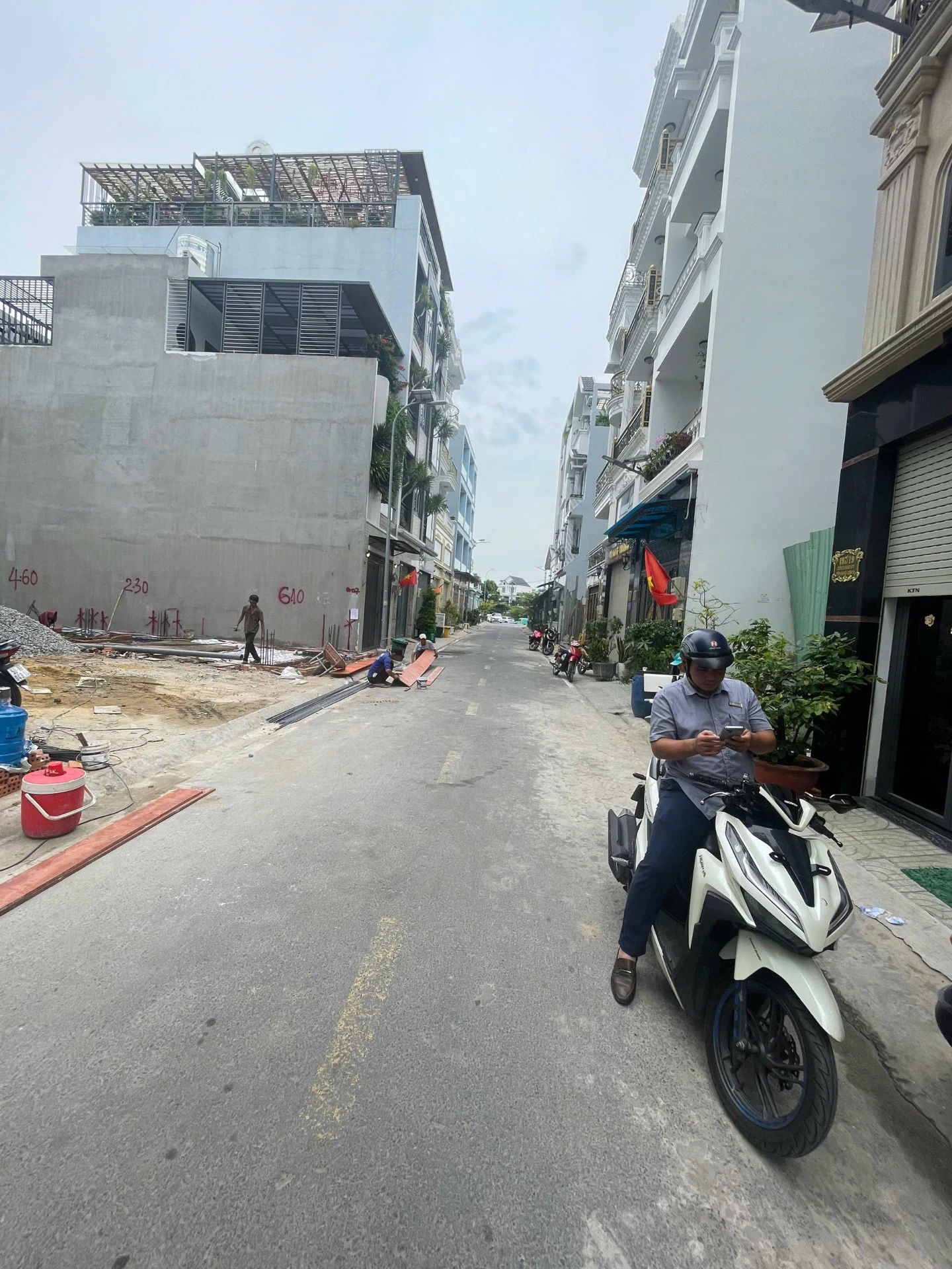 NHÀ MỚI 5 TẦNG LỬNG NGƯỢC – KHU HOA SỨ CAO CẤP – HẺM 7M CÓ LỀ — ảnh 2