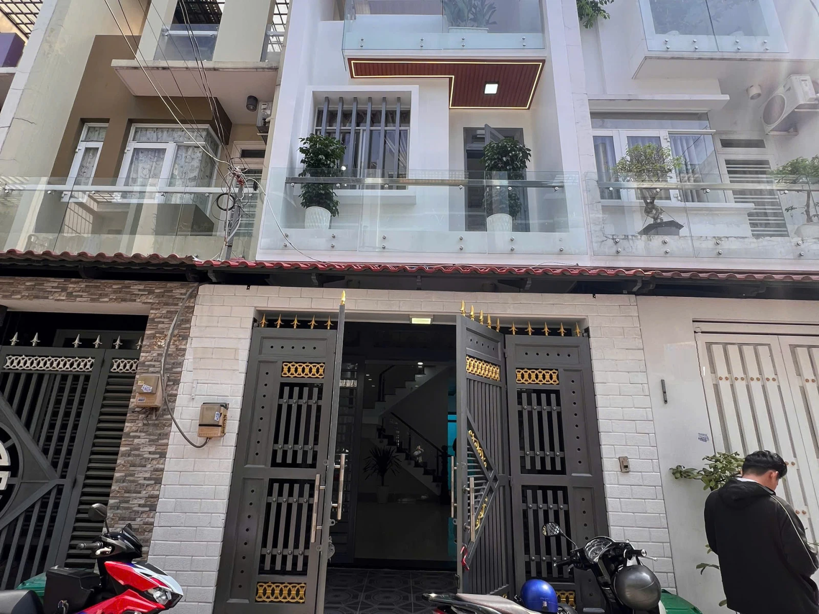Nhà 2 lầu 3PN hẻm xe hơi Liên Khu 4-5, DT 4x16m, 2 lầu — ảnh 1