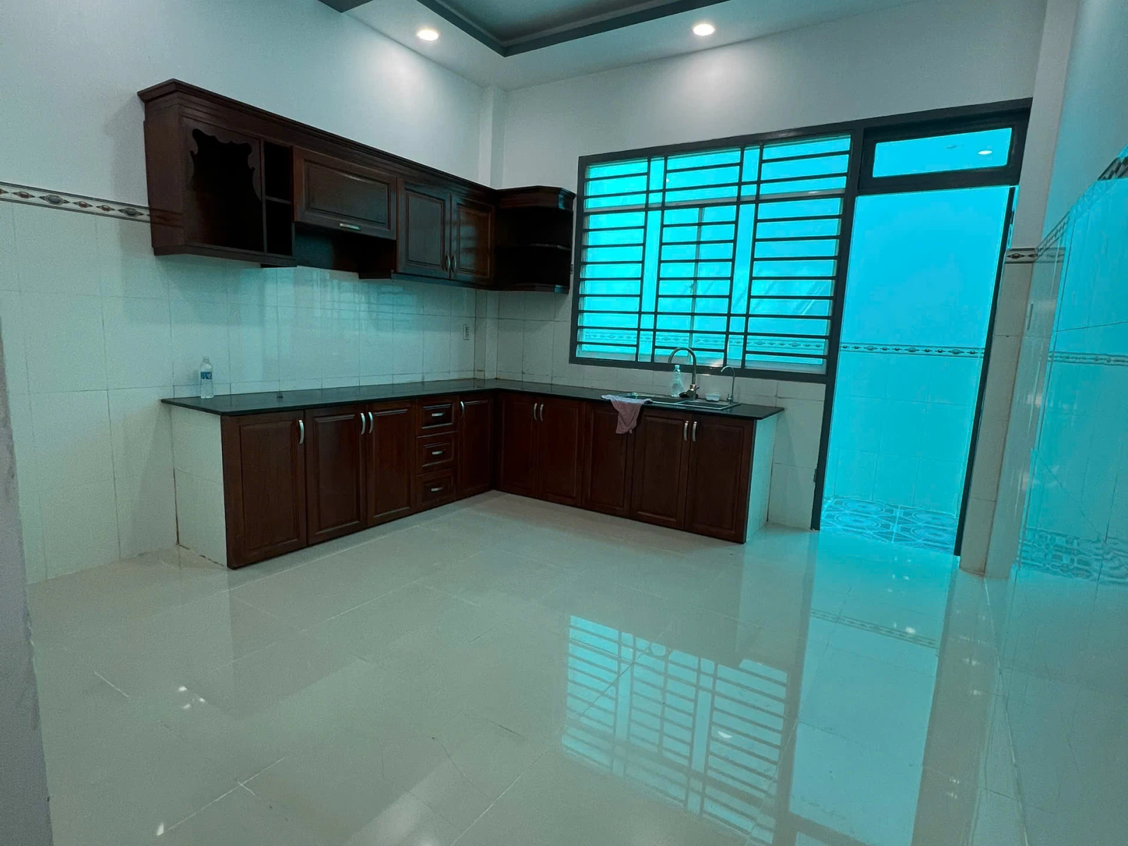 Nhà 2 lầu 3PN hẻm xe hơi Liên Khu 4-5, DT 4x16m, 2 lầu — ảnh 2