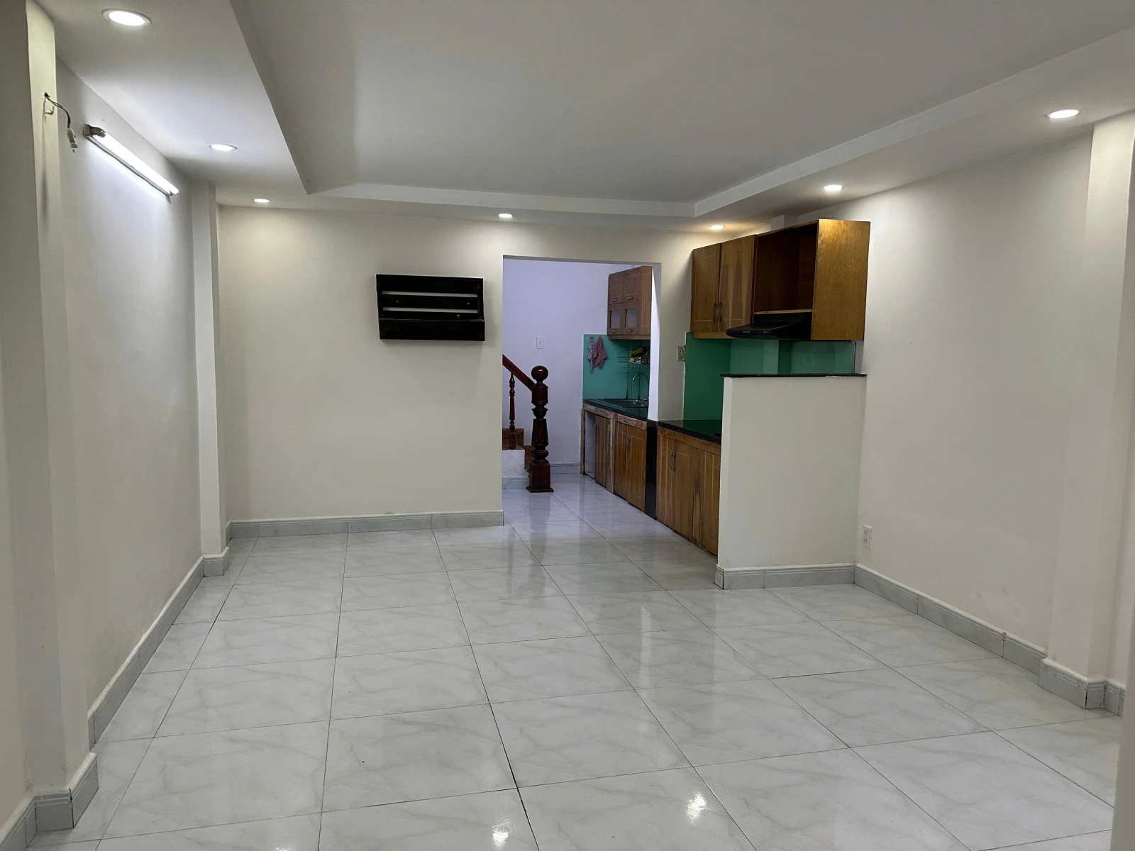 Bán nhà đẹp 2 tầng 48m2 - Hẻm thông oto đường Thạch Lam quận Tân Phú — ảnh 3