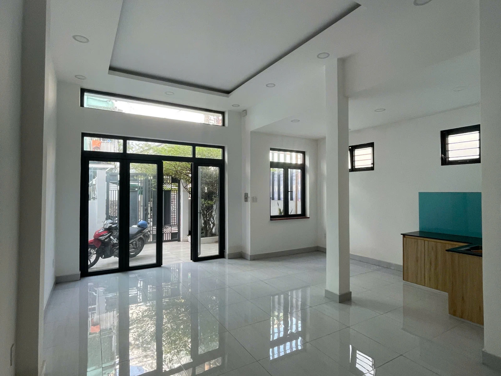 Bán nhà mới 100% ở ngay! 3 phòng ngủ 67,5m2 - Hẻm thông 4m đường Âu Cơ quận Tân Phú — ảnh 2