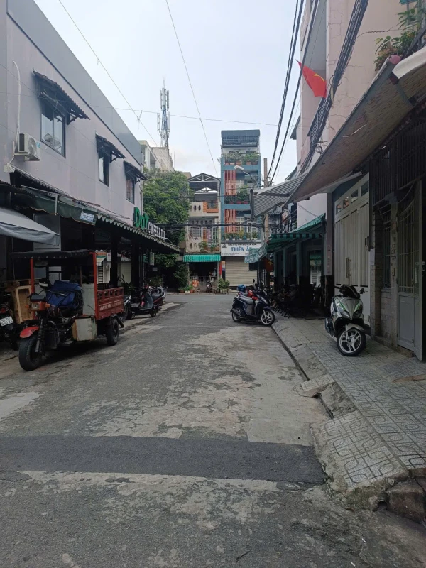 Huỳnh Thiện Lộc. P Hoà Thạnh. Q Tân Phú. Dt 4x14. Nhà 2 lầu.