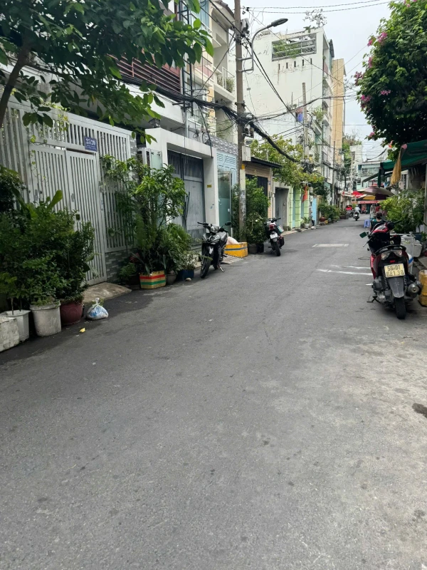 Hẽm 6m thẳng 1/ Đường Văn Cao ( 4x20m) 1 lầu.