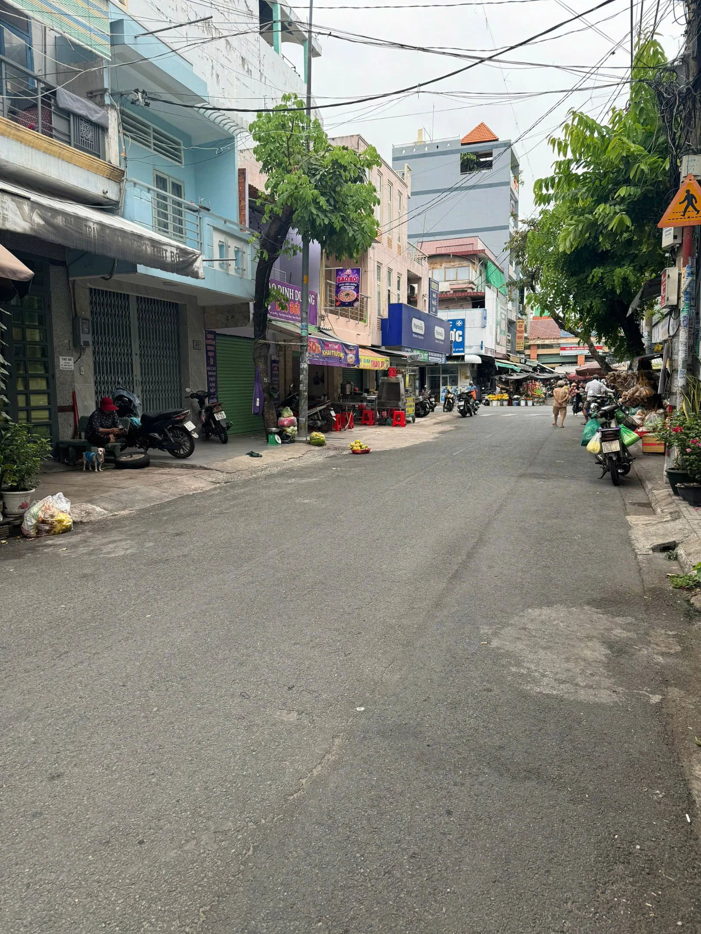 Mặt tiền - Đường Nguyễn Bá Tòng ( 5,2x20,5m) 3 lầu. - vị trí đẹp — ảnh 2