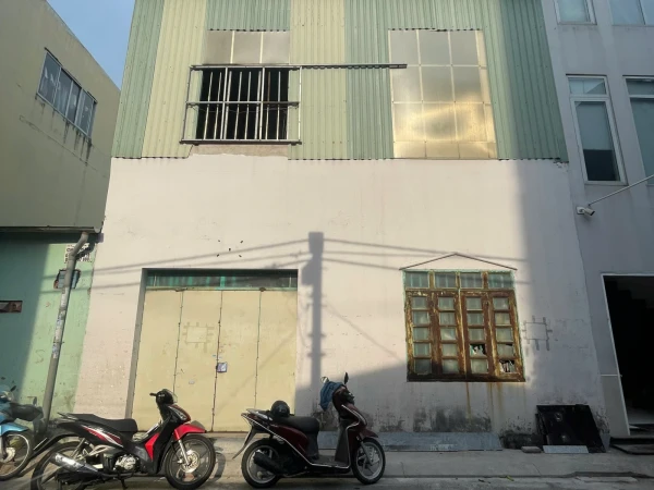 Bán nhà Dt: 4x9m đường oto 6m - đường Thoại Ngọc Hầu Q.Tân Phú đối diện siêu thị GO