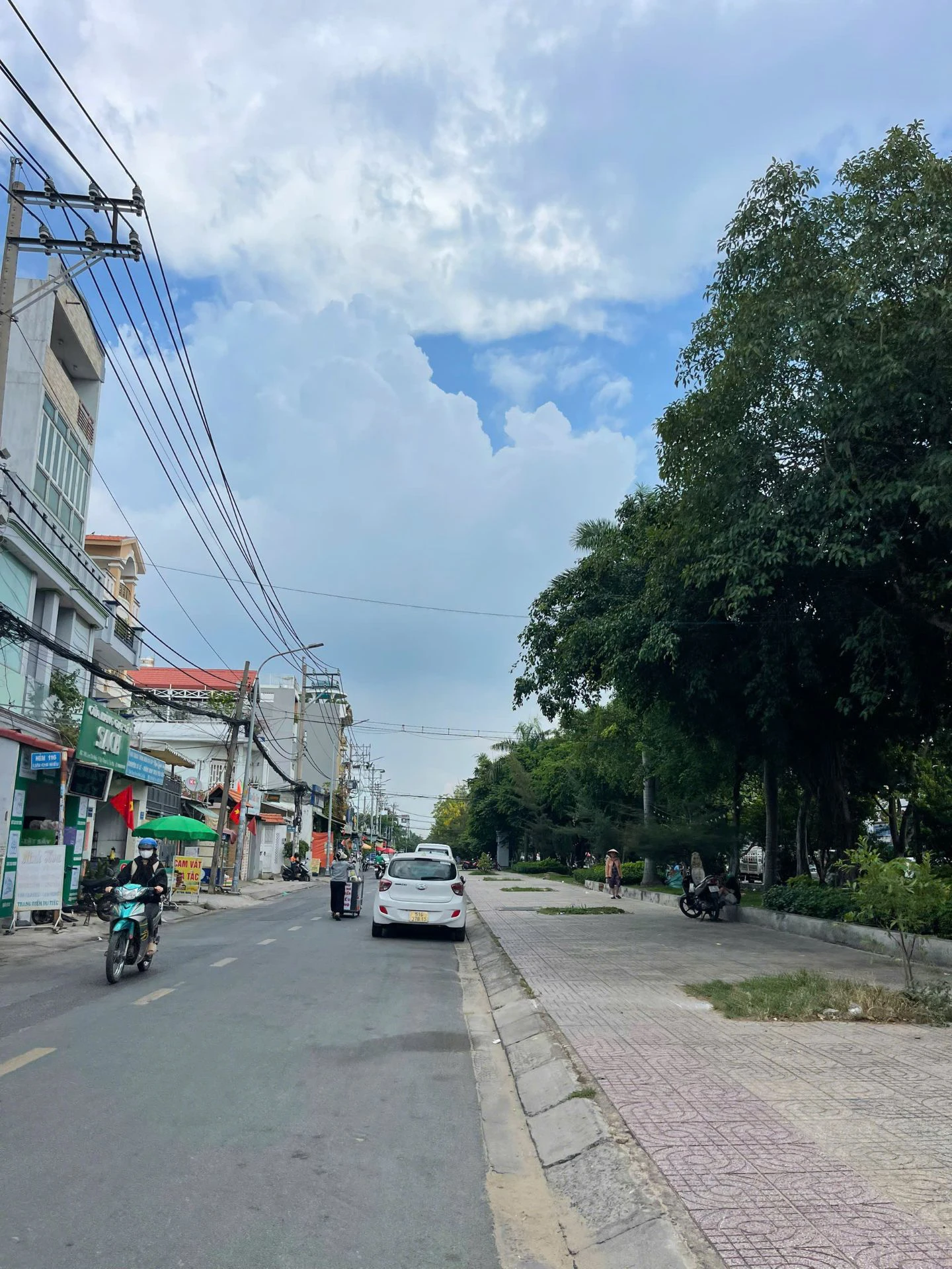 Bán nhà nát 75,5m2 Dt: (5x15m) - Hẻm oto 6m đường Lưu Chí Hiếu Q.Tân Phú công viên D9 — ảnh 2