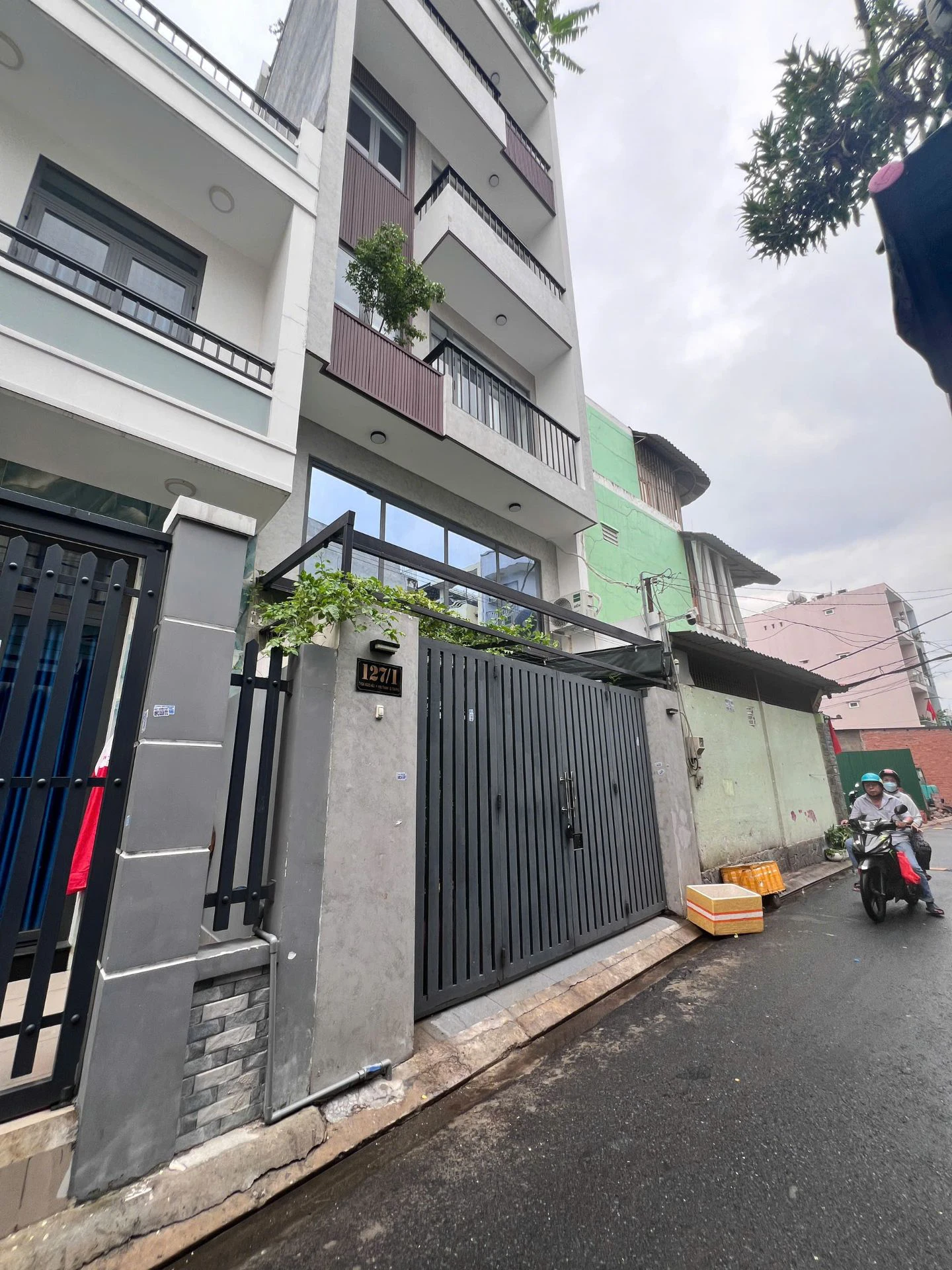 Nhà đẹp hẻm Luỹ Bán Bích 5x10m, lửng 3 lầu ST — ảnh 1