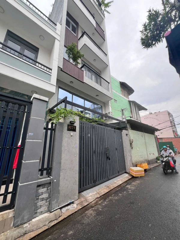 Nhà đẹp hẻm Luỹ Bán Bích 5x10m, lửng 3 lầu ST