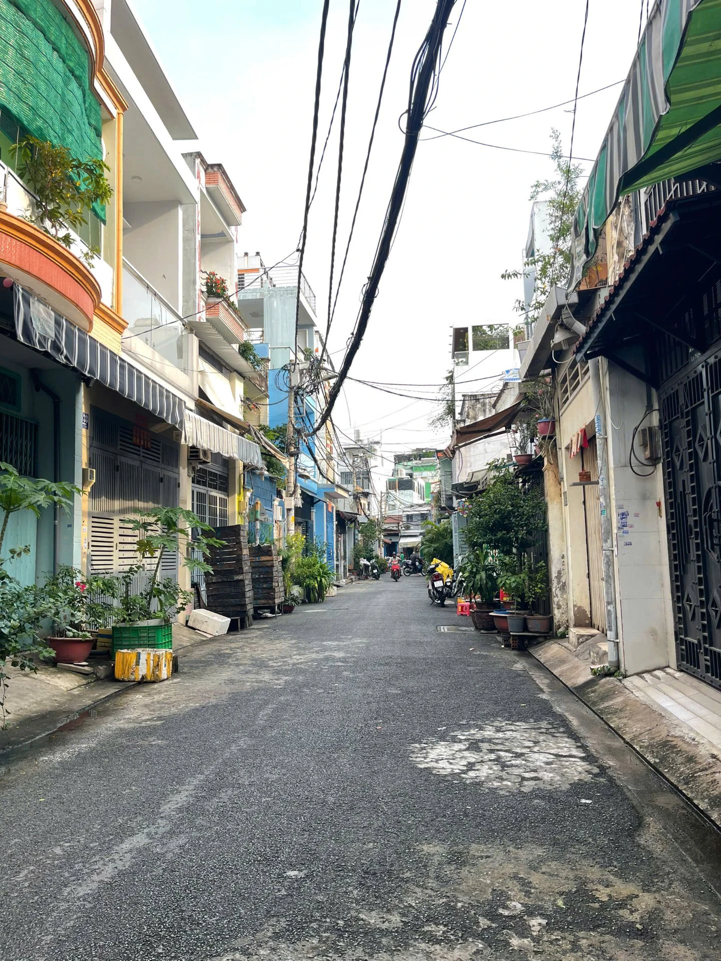 Bán nhà 3 tầng mới 100% - Dt: 3,8x14m - Đường Lê Ngã hẻm 6m Thông gần Âu Cơ Tân Bình — ảnh 1