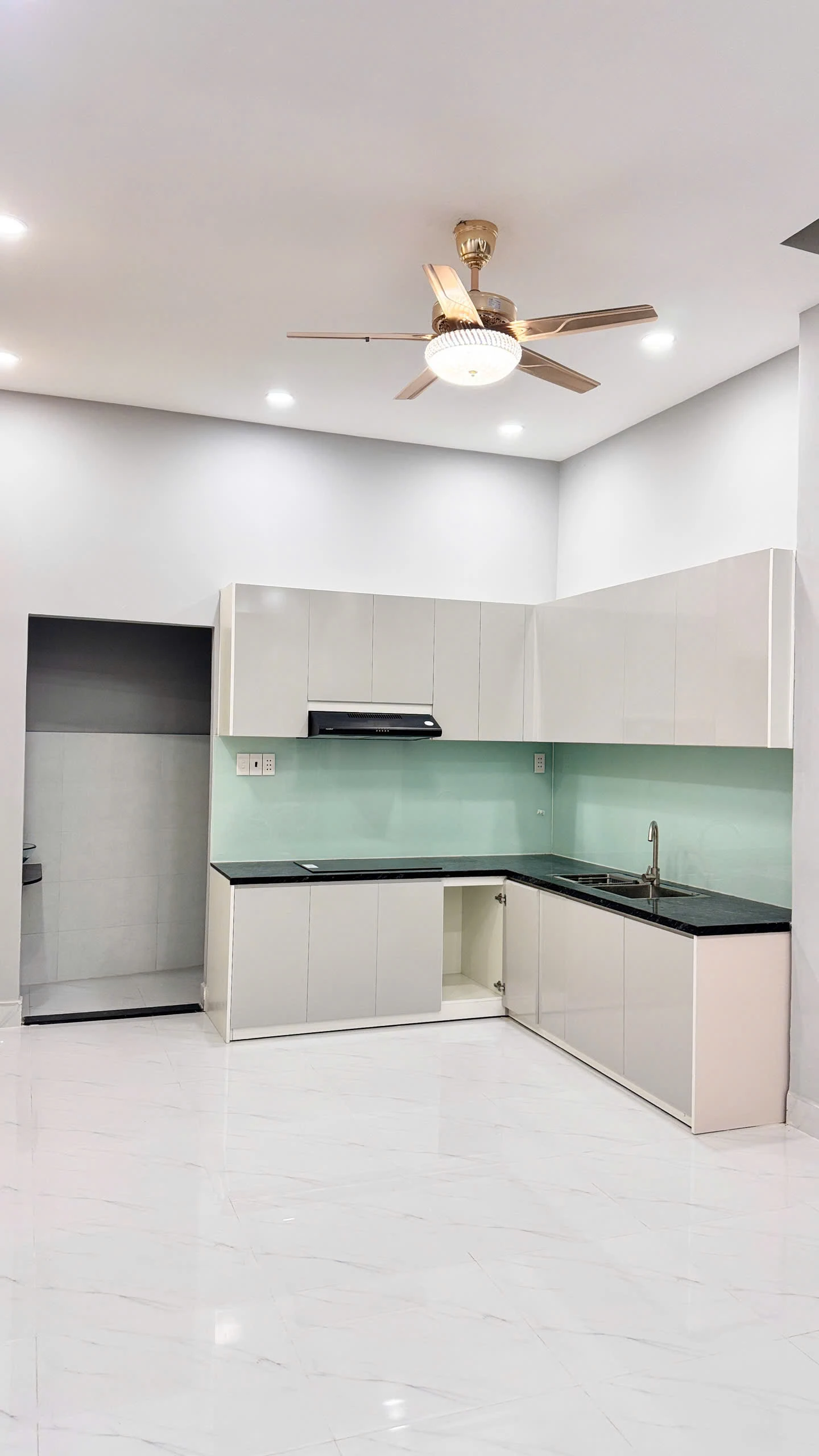 Bán nhà 3 tầng mới 100% - Dt: 3,8x14m - Đường Lê Ngã hẻm 6m Thông gần Âu Cơ Tân Bình — ảnh 3