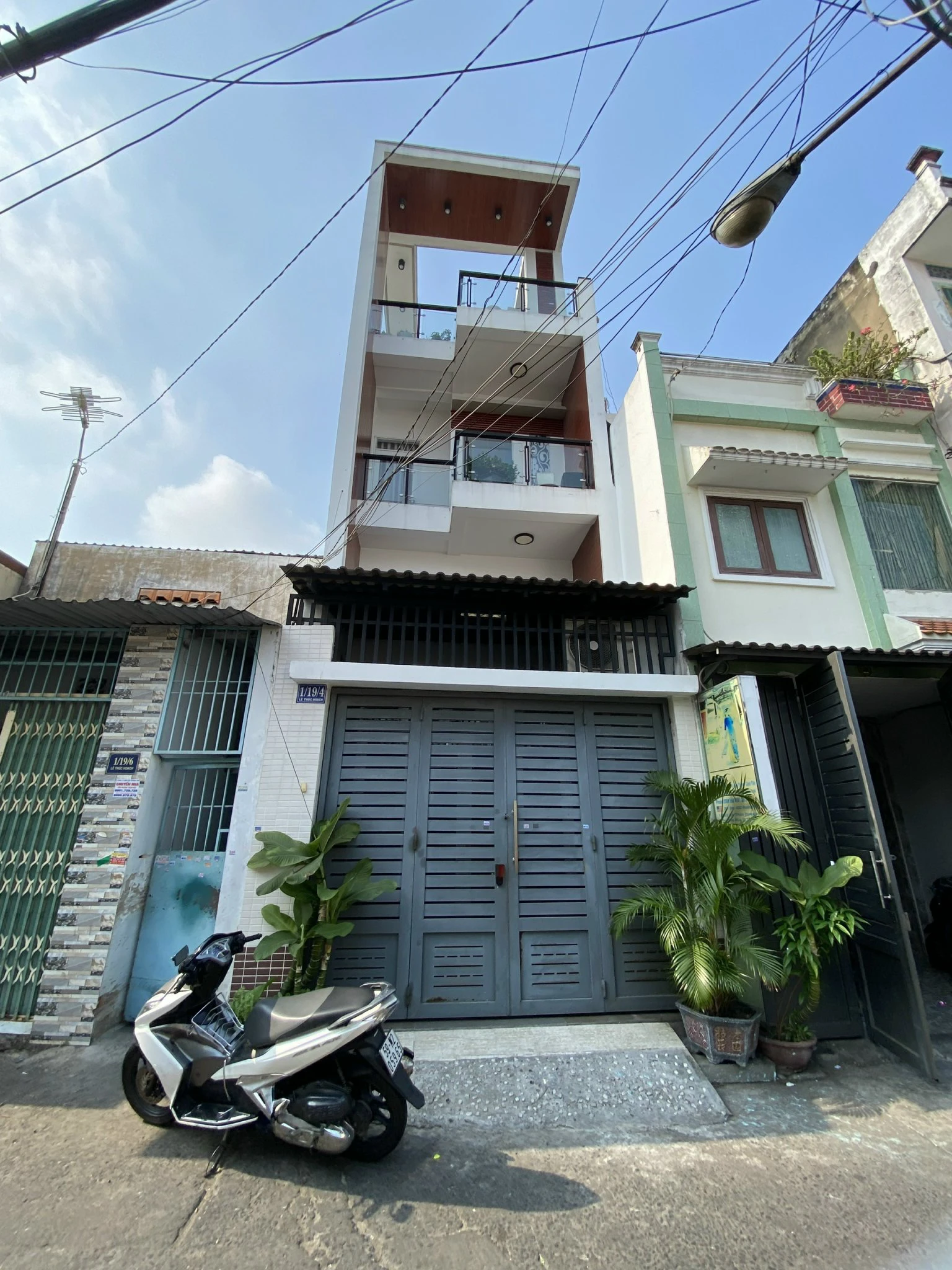 SIÊU PHẨM HẺM ĐẸP TÂN SƠN NHÌ – 4x17.2m – 2 LẦU – NHÀ ĐẸP KHU SANG TRỌNG, Ở NGAY — ảnh 1