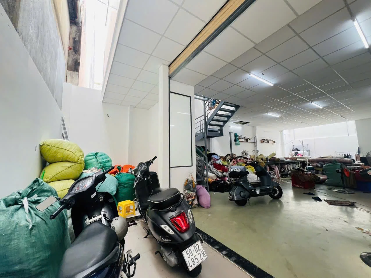 SÁT CHỢ TÂN HƯƠNG – DT 8.4x17.5M – TDT 150.4M² – NHÀ XƯỞNG TRỐNG SUỐT — ảnh 3