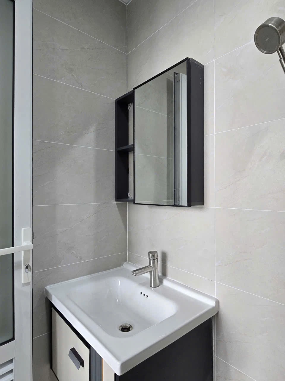 BÁN NHÀ TRỌ NỘI THẤT CAO CẤP ĐƯỜNG TỈNH LỘ 10 – NGAY KHU TÊN LỬA — ảnh 2